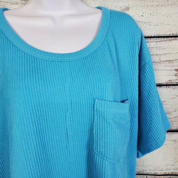Andrée by Unit Women’s Plus 2X Blue Waffle Knit Short Sleeve Top - Picture 2 of 7